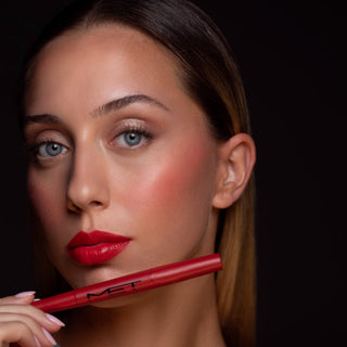 The Perfect Match Lip Duo Labial y Delineador 2 en 1