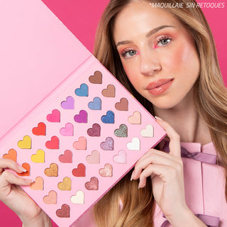 Barbie™ Extra Colorful Eyeshadow Palette Paleta de Sombras