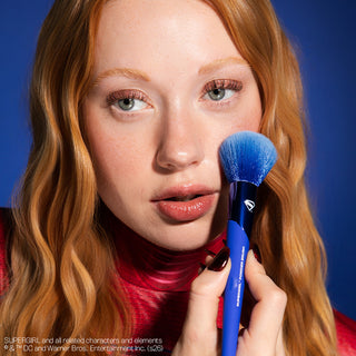 Supergirl™ Powder Brush Brocha de Maquillaje